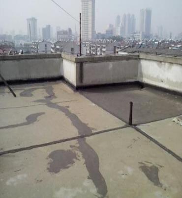 赤城漏水维修 楼顶漏水是什么原因，楼顶漏水维修方法是什么?